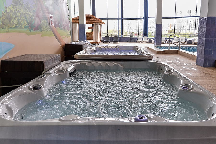 Бассейн Джакузи