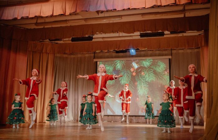 Новогоднее созвездие талантов в «Фэнтази»! Встречайте танцевальный ансамбль «Жемчужинка» 21 декабря! 2 5336817850120867418