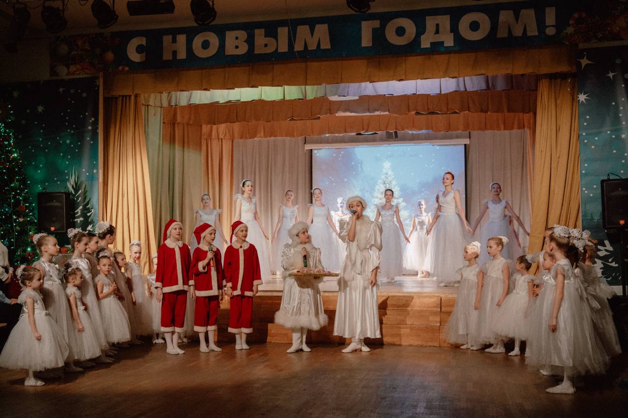 Новогоднее созвездие талантов в «Фэнтази»! Встречайте танцевальный ансамбль «Жемчужинка» 21 декабря!