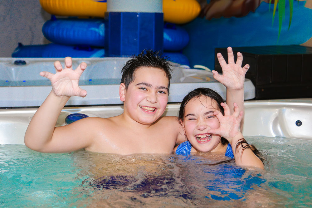 Что подарить на 8 марта: гид по лучшим подаркам для самых любимых