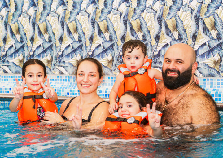 Что подарить на 23 февраля? Манифест против носков: дарим лето и драйв!