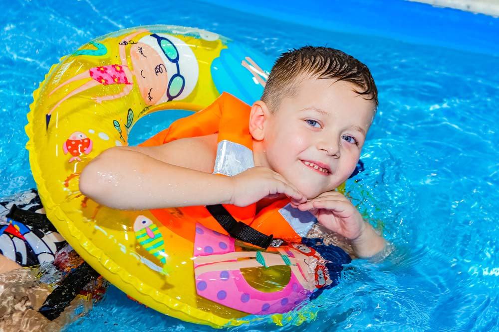 Бумажное шоу на детский день рождения: секрет идеальной бумажной дискотеки в Москве