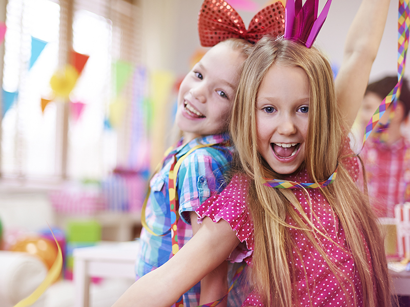 Тройное комбо веселья в аквапарке «Фэнтази»: 3 новых шоу для самого крутого Дня рождения!