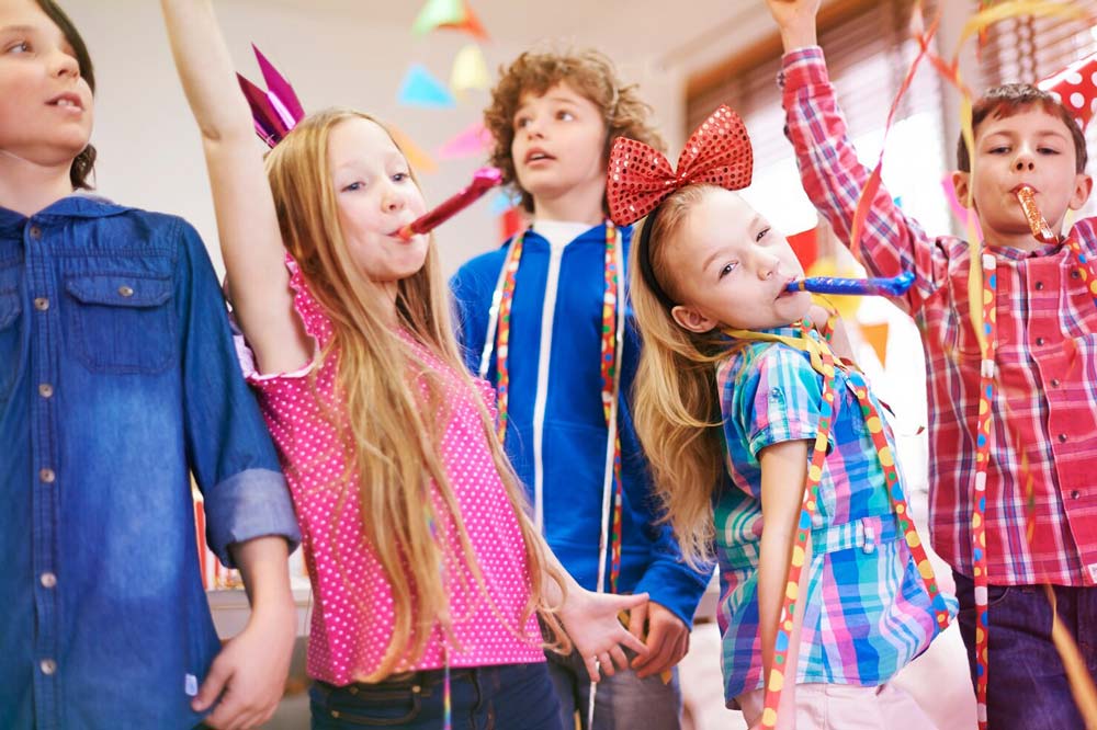 Бумажное шоу на детский день рождения: секрет идеальной бумажной дискотеки в Москве