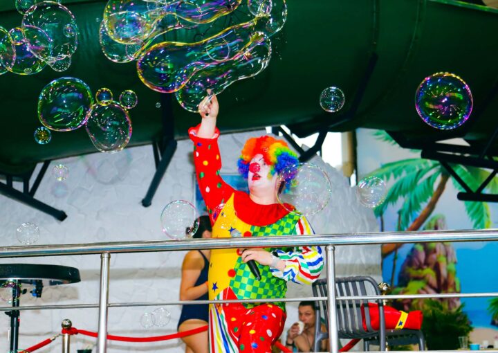 Шоу мыльных пузырей на день рождения ребенка: почему это лучший выбор для праздника?
